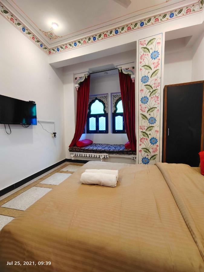 The Rustic Monk Hostel Udaipur Exterior photo