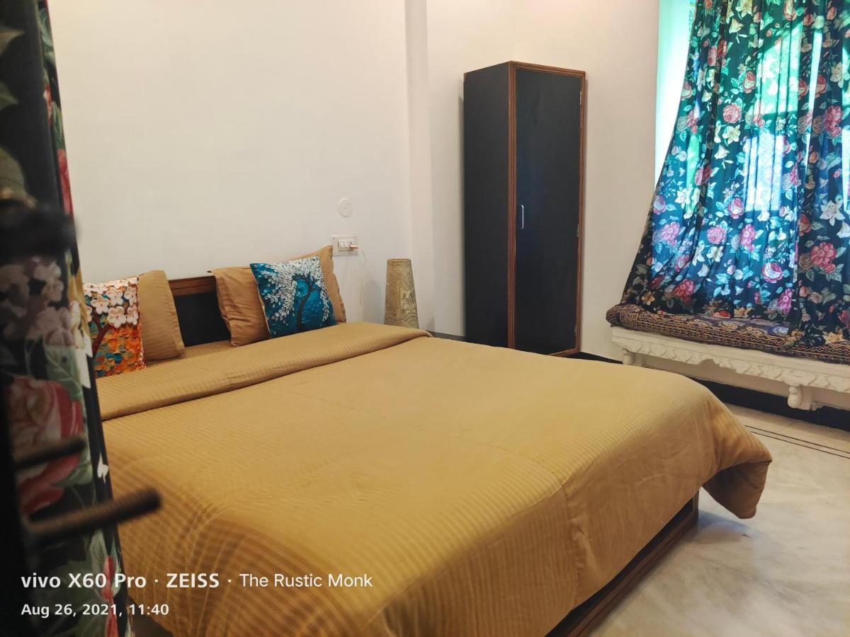 The Rustic Monk Hostel Udaipur Exterior photo